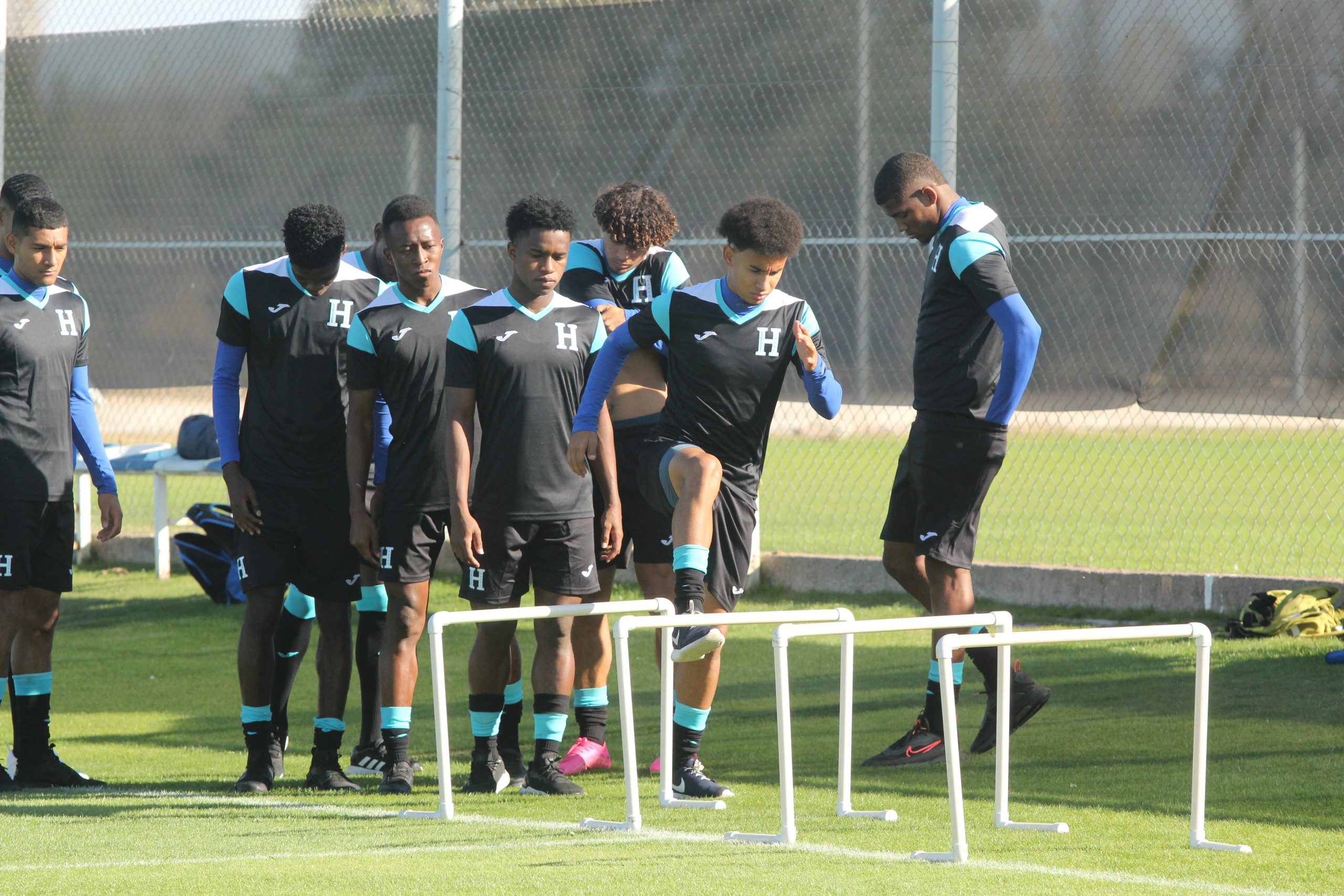 Primer entrenamiento en Mendoza antes de su debut mundialista